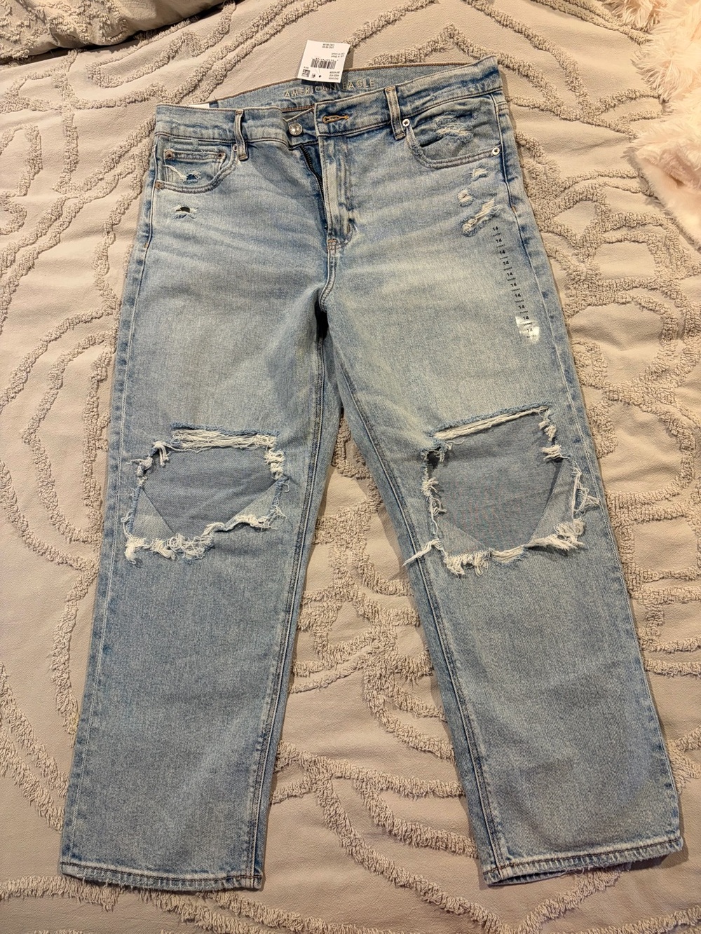 American Eagle Outfitters Light Blue Distressed Boyfriend Jeans